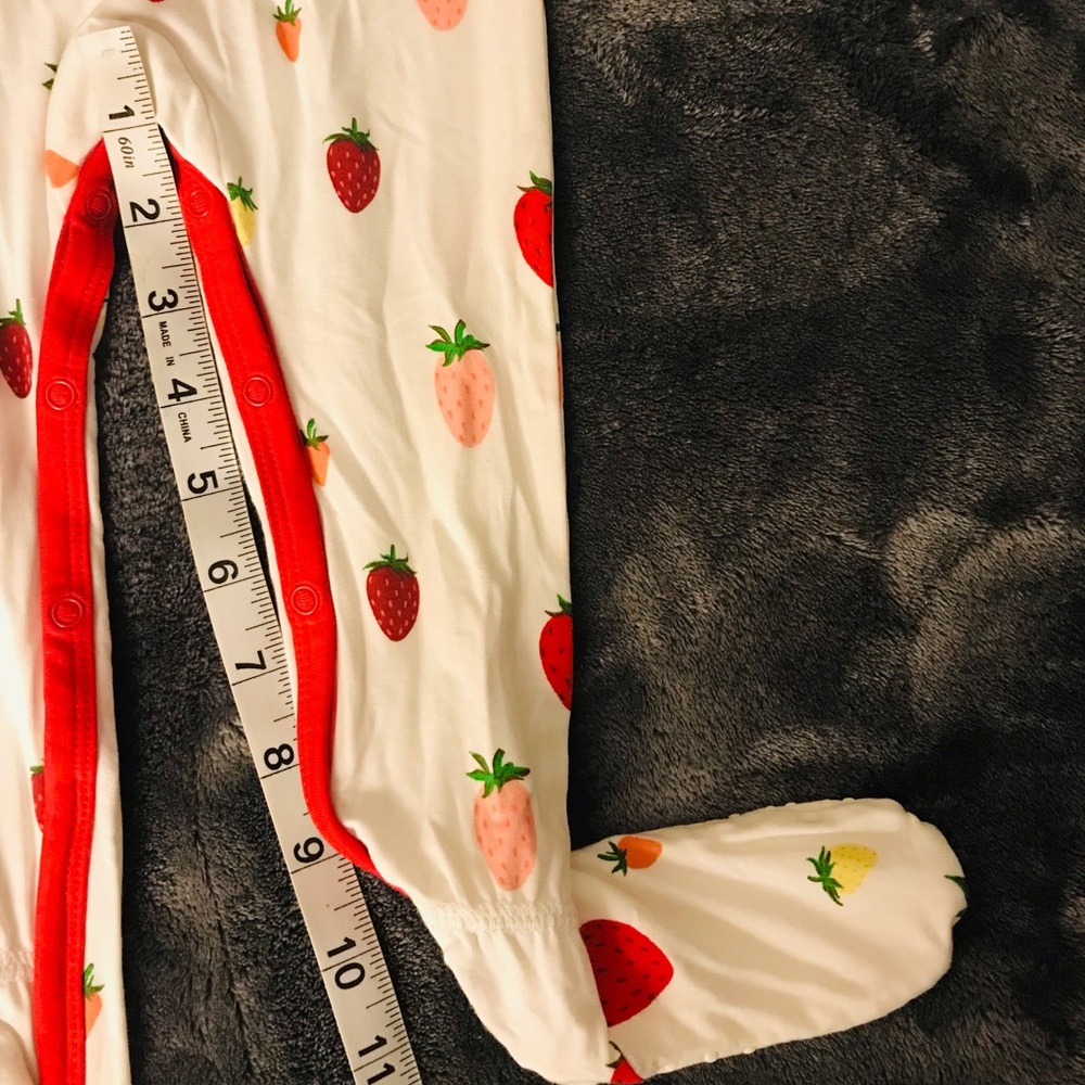 Kyte Baby Onepiece Strawberries - Picture 6 of 7